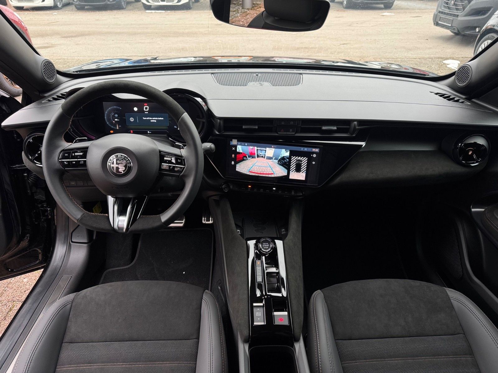 Fahrzeugabbildung Alfa Romeo Junior Ibrida 1.2 Intensa Automatik Navi Kamera