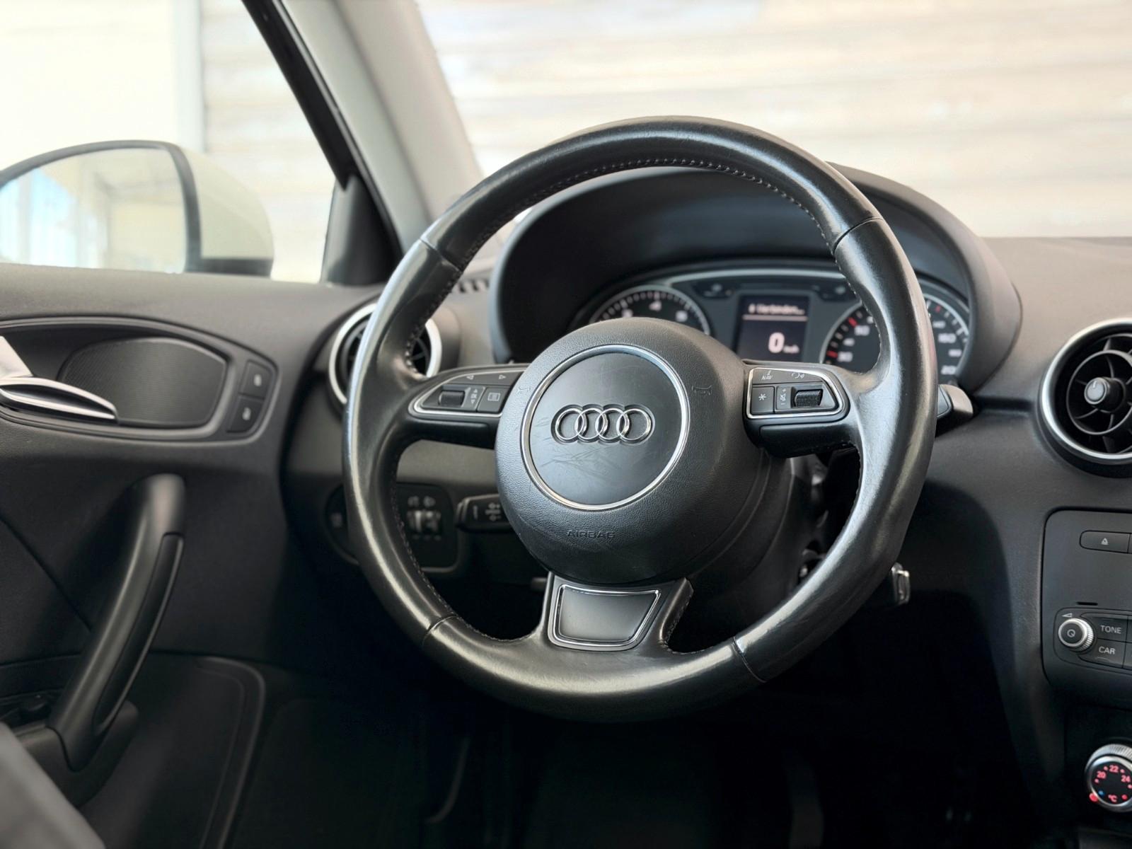 Audi A1 attraction*Navi*SHZ*PDC*Tempomat*