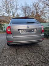 Skoda Superb Combi DSG Elegance / Xenon / Pano - gebrauchte Skoda Superb aus dem Jahr 2012