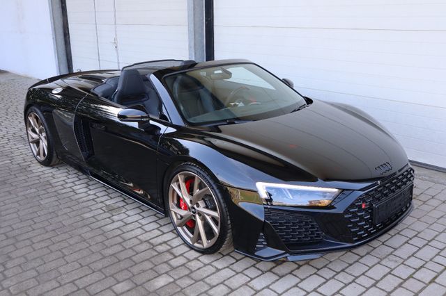 AUDI R8 Spyder V10 qu performance exclusive / SCHALE