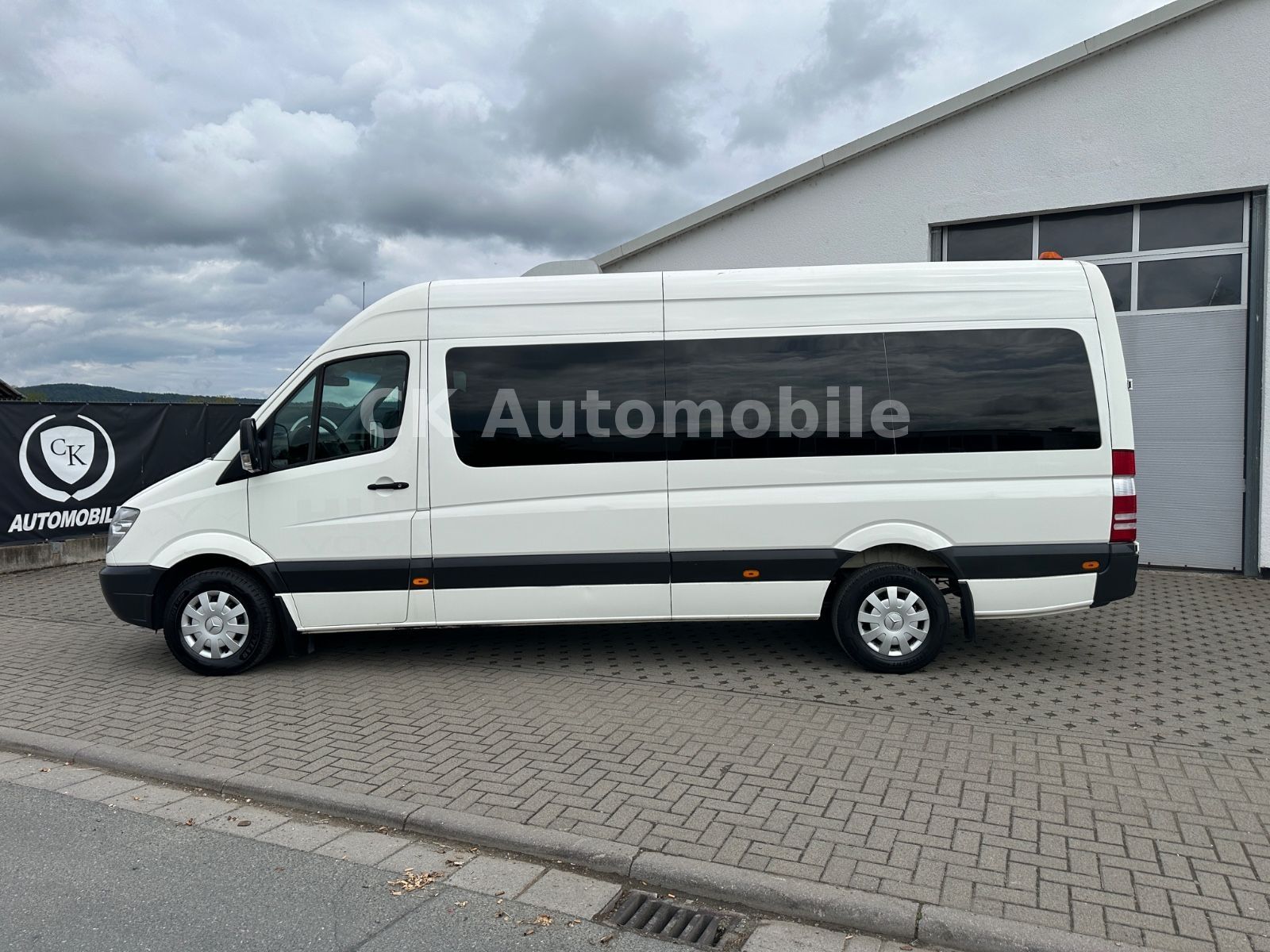 Fahrzeugabbildung Mercedes-Benz Sprinter II 316 CDI Kombi Maxi Automatik/9 Sitze