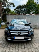 Mercedes-Benz GLA 200 Automatik Navi Leder... - Mercedes-Benz GLA 200 Gebrauchtwagen in Frankfurt