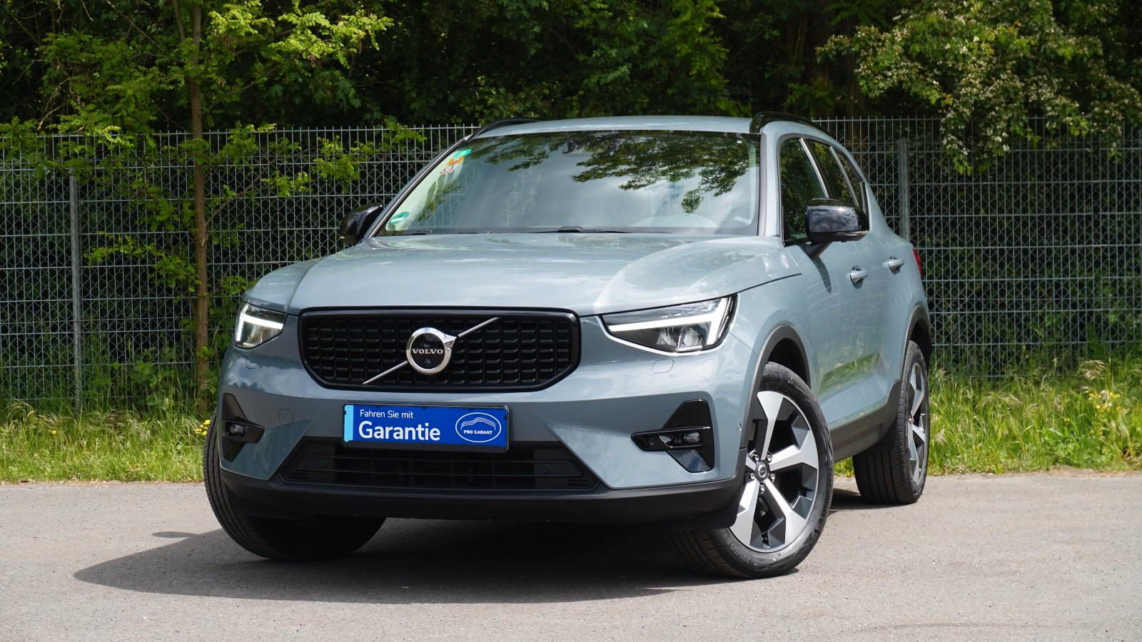 Volvo XC40 B4 Plus Dark PilotAss/Keyless/H&K/360°/TWA