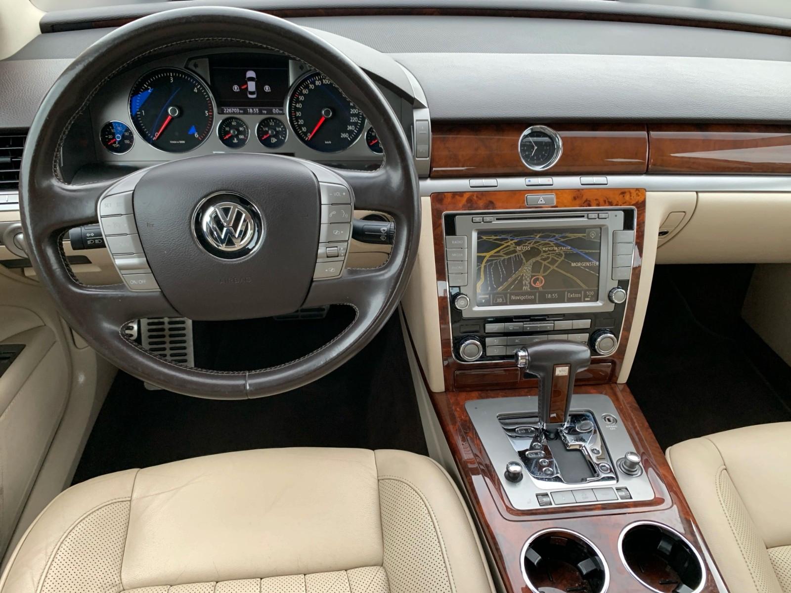 Volkswagen Phaeton V6 TDI 4Motion lang/BiXenon/Navi/Leder