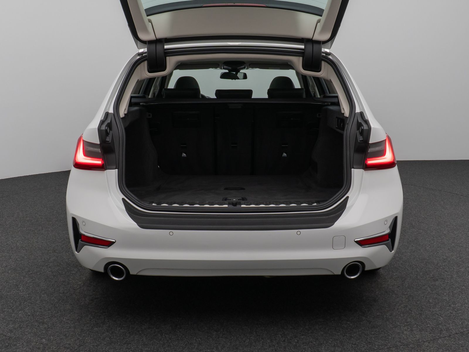 Fahrzeugabbildung BMW 320d  Luxury Line Panorama Kamera DAB AHK Alarm