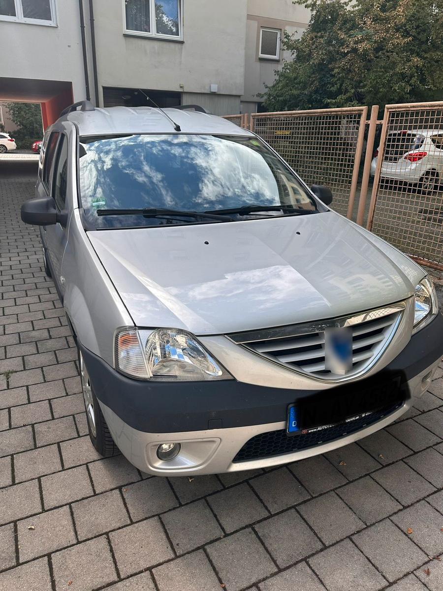 Dacia Logan 2007 — rear view
