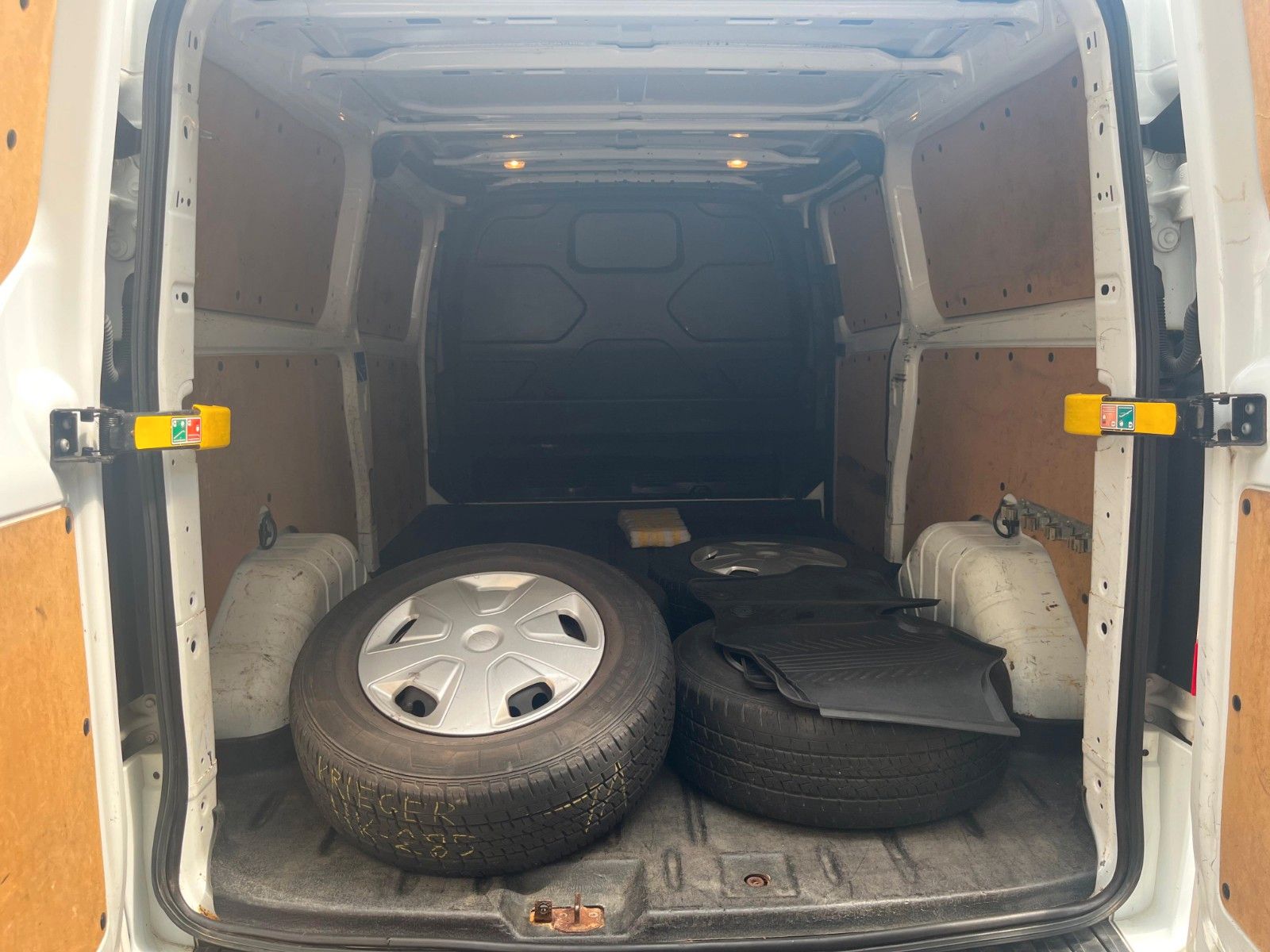 Fahrzeugabbildung Ford Transit Custom Kasten 300 L2 Trend