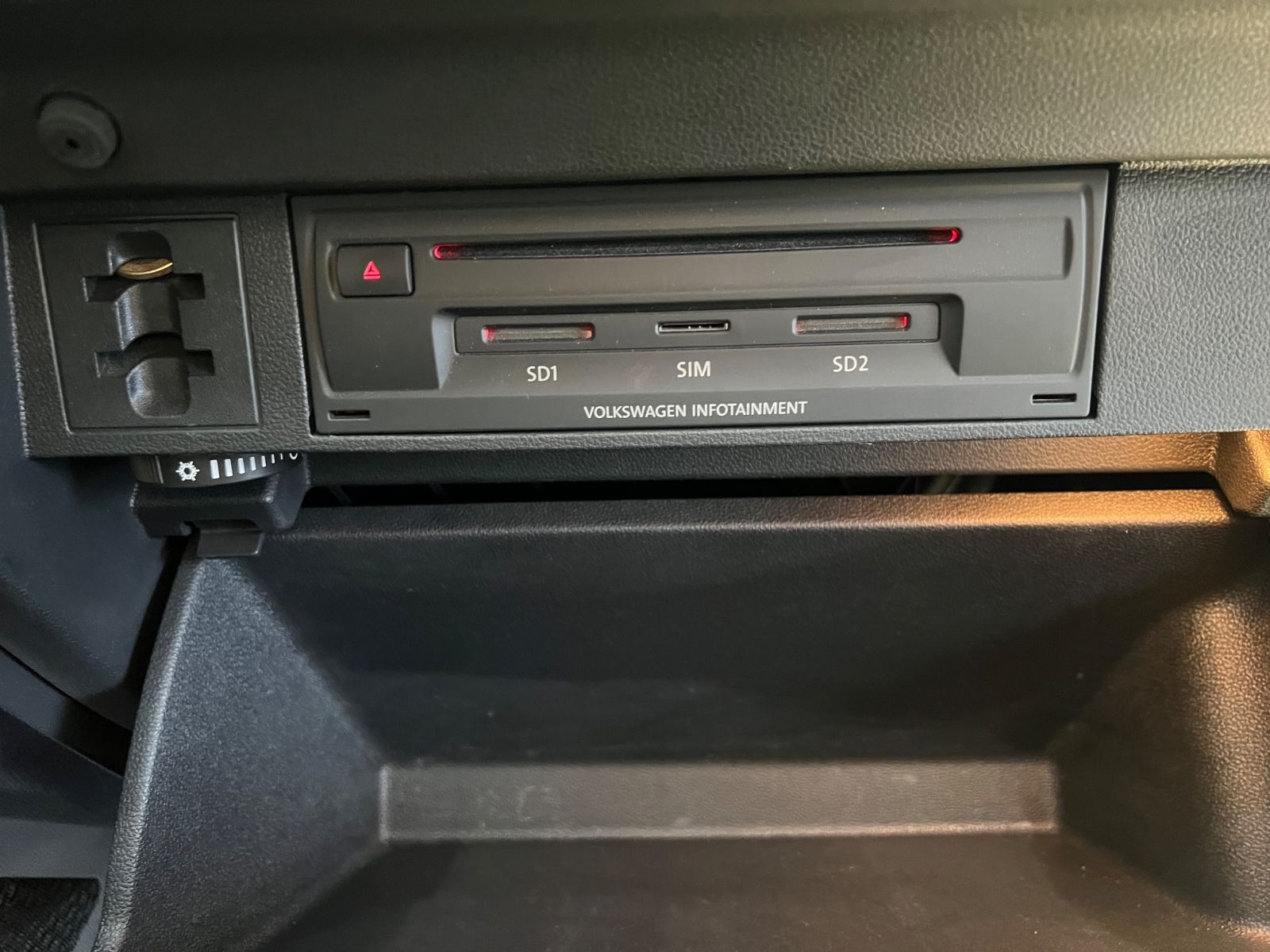 Fahrzeugabbildung Volkswagen Tiguan Highline DSG 4Motion R LINE VIRTUAL*PANO*