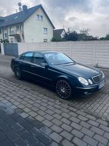 Mercedes-Benz W211 E240 Liebhaberfahrzeug - Mercedes-Benz E 240 in Bonn
