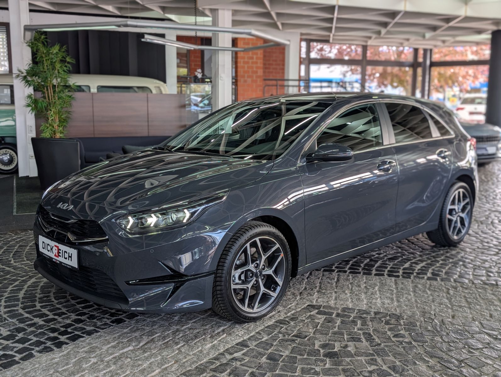 Fahrzeugabbildung Kia cee'd / Ceed 1.5 T-GDI Ultimate Style-Pk SCC JBL