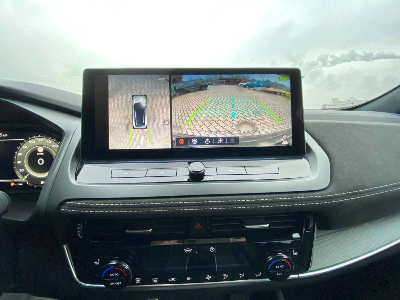 Fahrzeugabbildung Nissan Qashqai 1.3 MHEV Tekna+ PANO+HUD+BOSE+SHZ+AHK