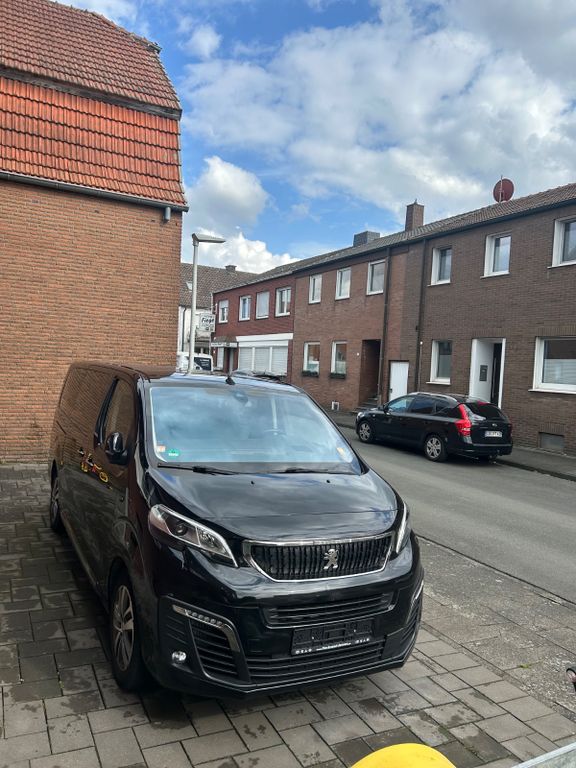 Image of Peugeot Traveller