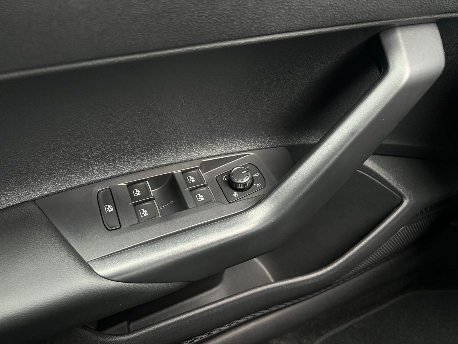 Fahrzeugabbildung Volkswagen Polo GOAL 1.0 TSI *LED, App-Connect, Kamera, 16"