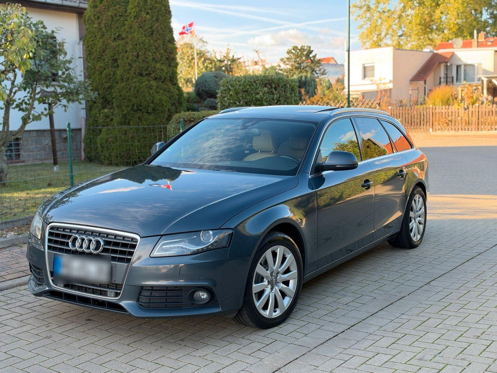 Audi A4 2010 — rear view