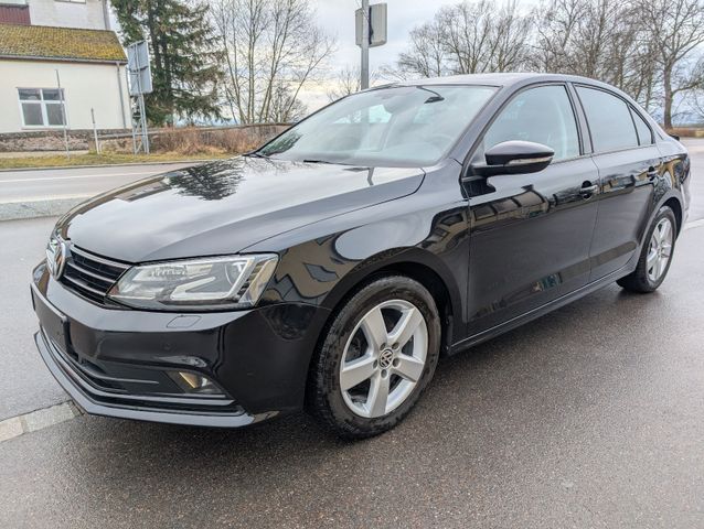 Volkswagen Jetta VI Basis Diesel Automatik erst 65250 KM