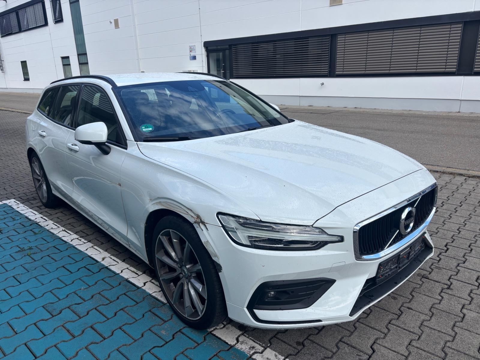 Volvo V60 Kombi Momentum Seitenschaden