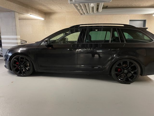 Skoda Octavia 2.0 TSI DSG RS 230 Combi RS