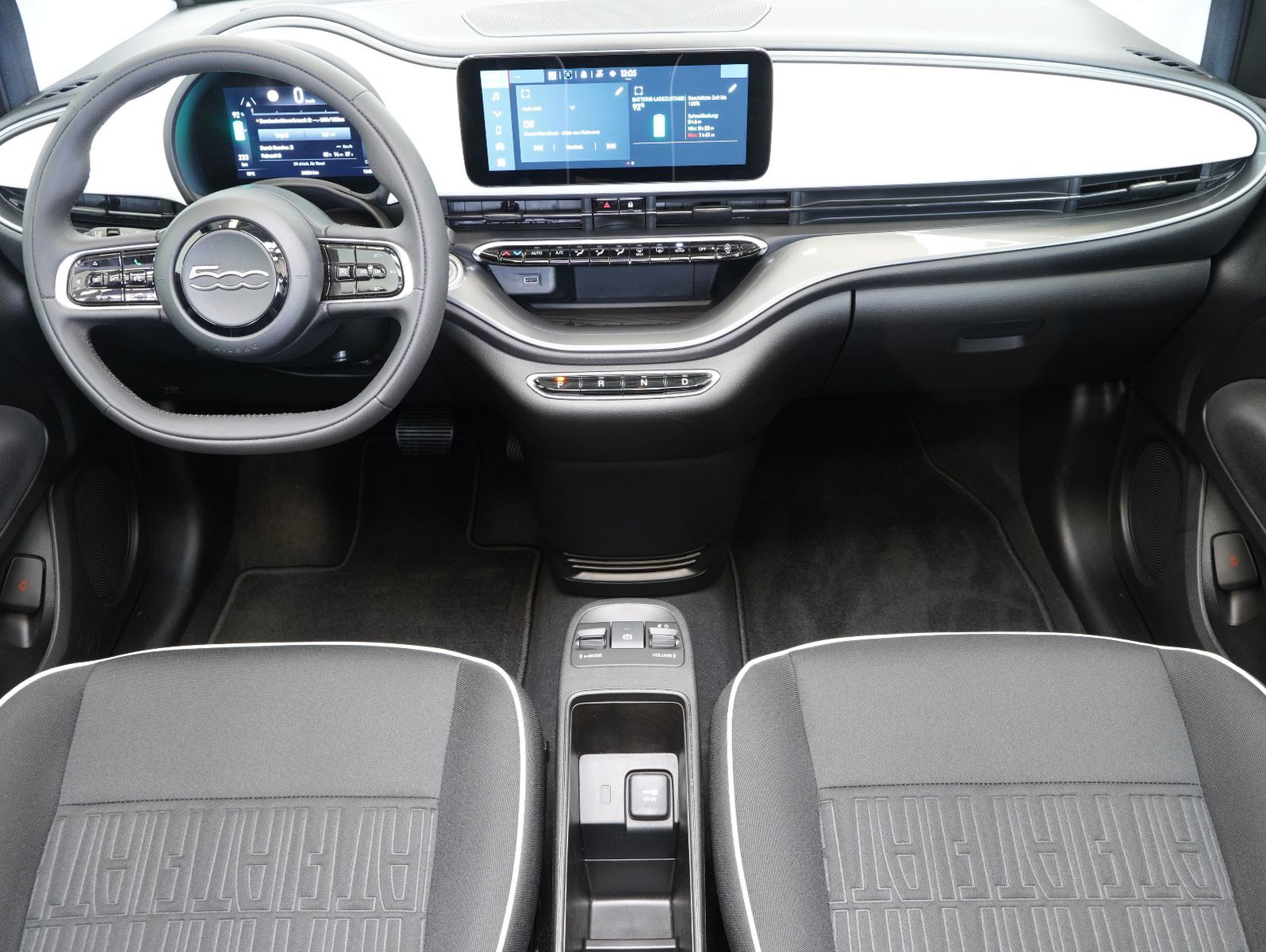 Fahrzeugabbildung Fiat 500e Cabrio 87KW/42kWh/DC-LADEN/CARPLAY/DAB