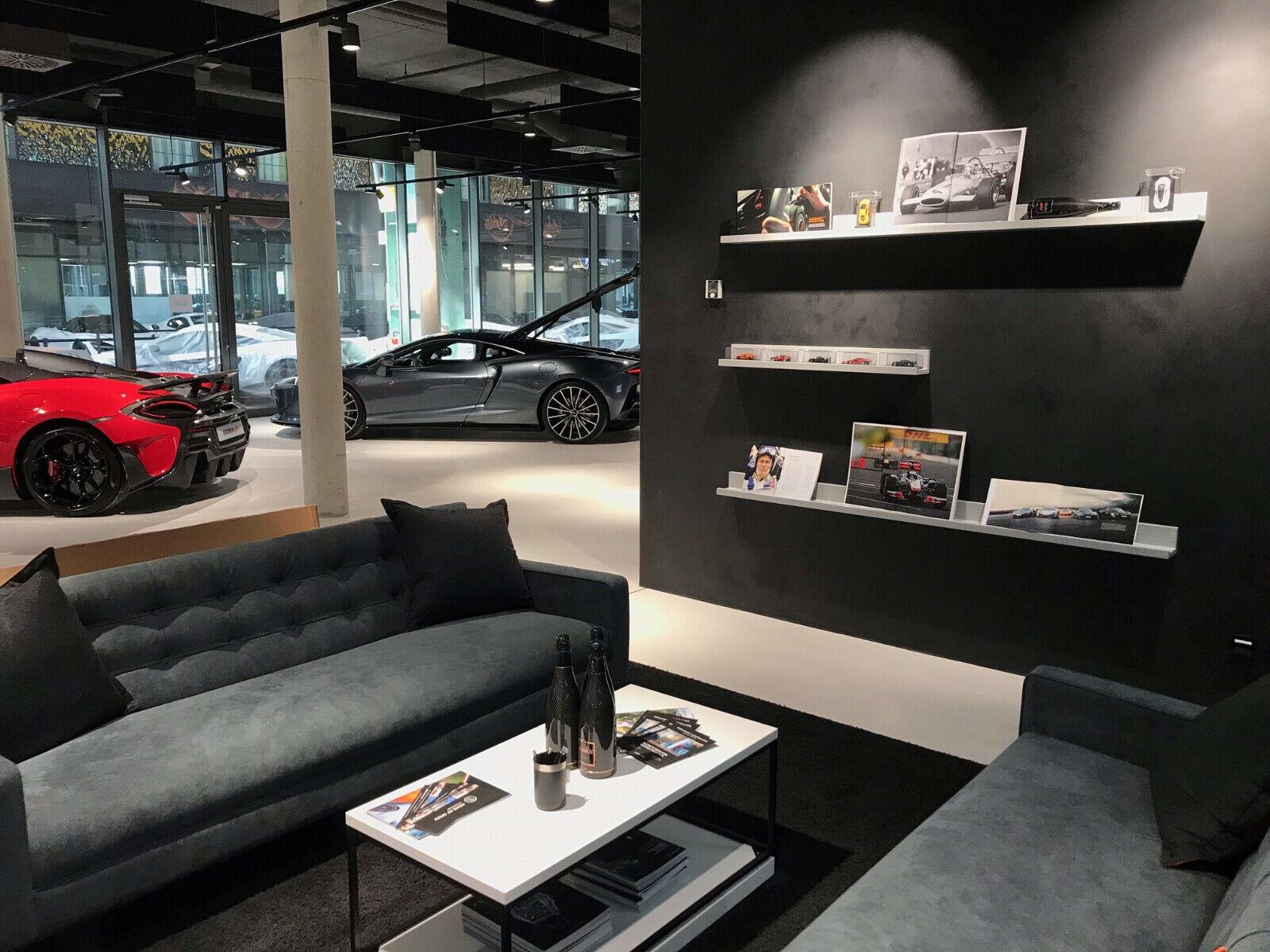 showroom-image-bottom