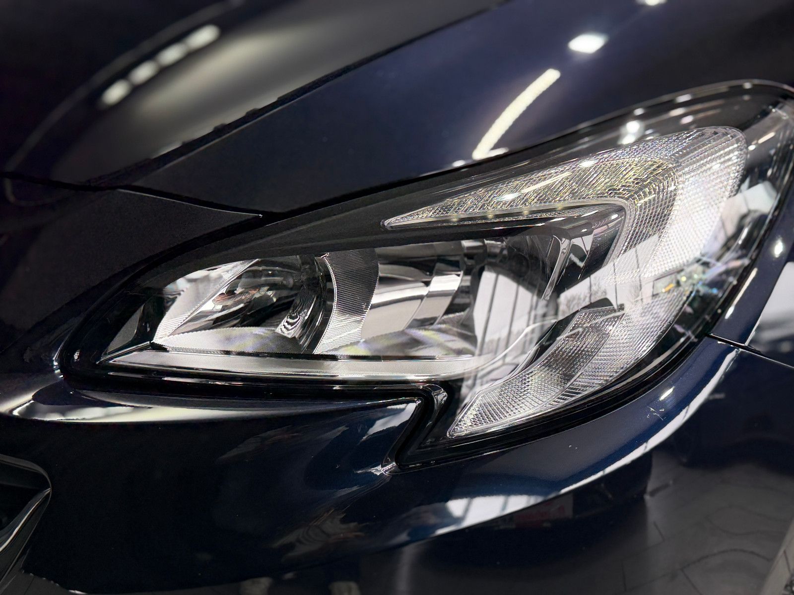 Fahrzeugabbildung Opel Corsa E|Automatik|RF-Kamera|Heizung|Bluetooth