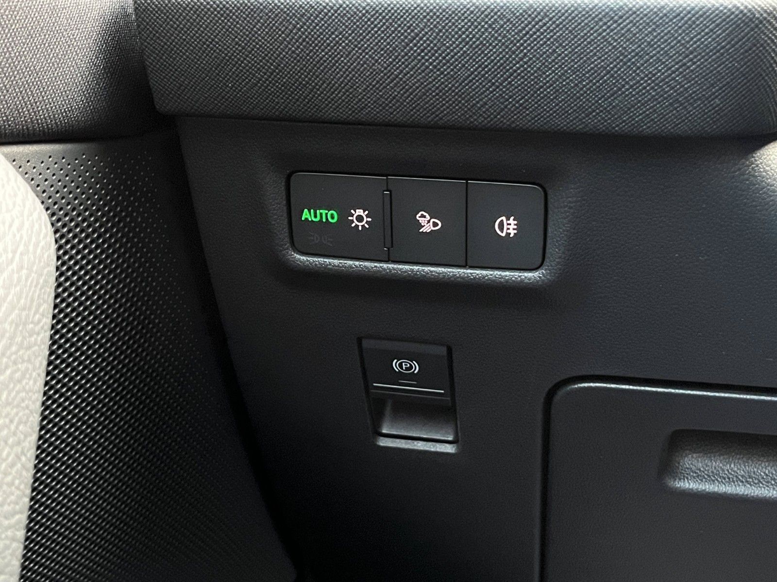 Fahrzeugabbildung SKODA Kodiaq 1.5 TSI mHEV*7-Sitzer*DSG*ViCo*SHZ*LED**