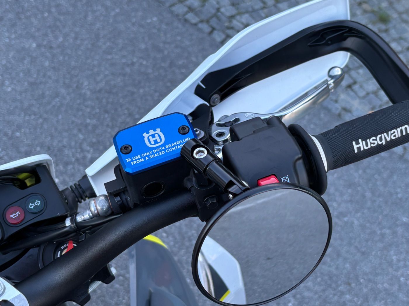 Fahrzeugabbildung Husqvarna 701 Supermoto Garantie bis 03.2026