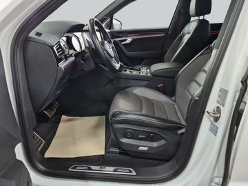 Volkswagen Touareg - 9
