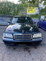 Mercedes-Benz Mercedes C180 Elegance Klima Gepflegt - Mercedes-Benz aus 2000: 180