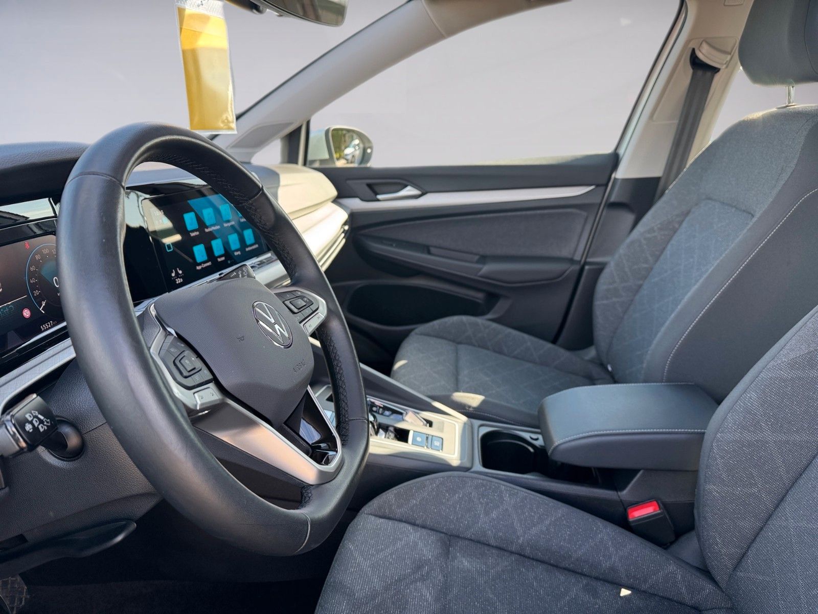 Fahrzeugabbildung Volkswagen Golf VIII Variant Life eTSI