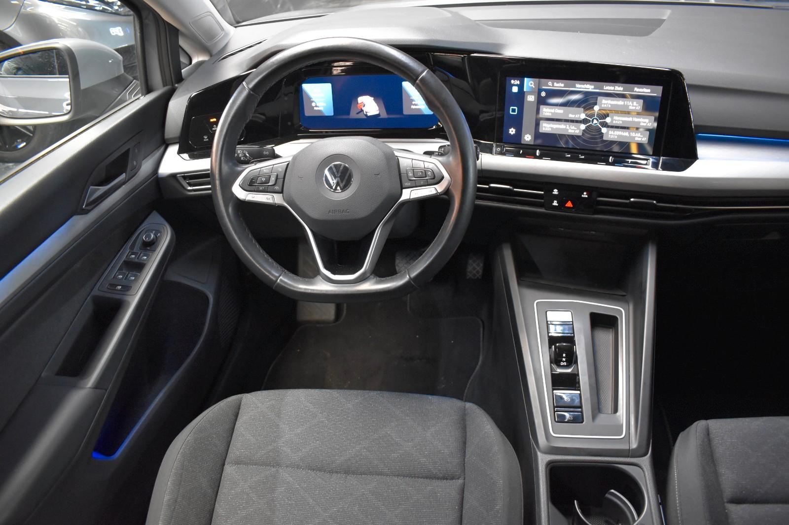 Volkswagen Golf 2.0 8 Variant LIFE*AHK*LED*DIGITAL*NAVI*SHZ