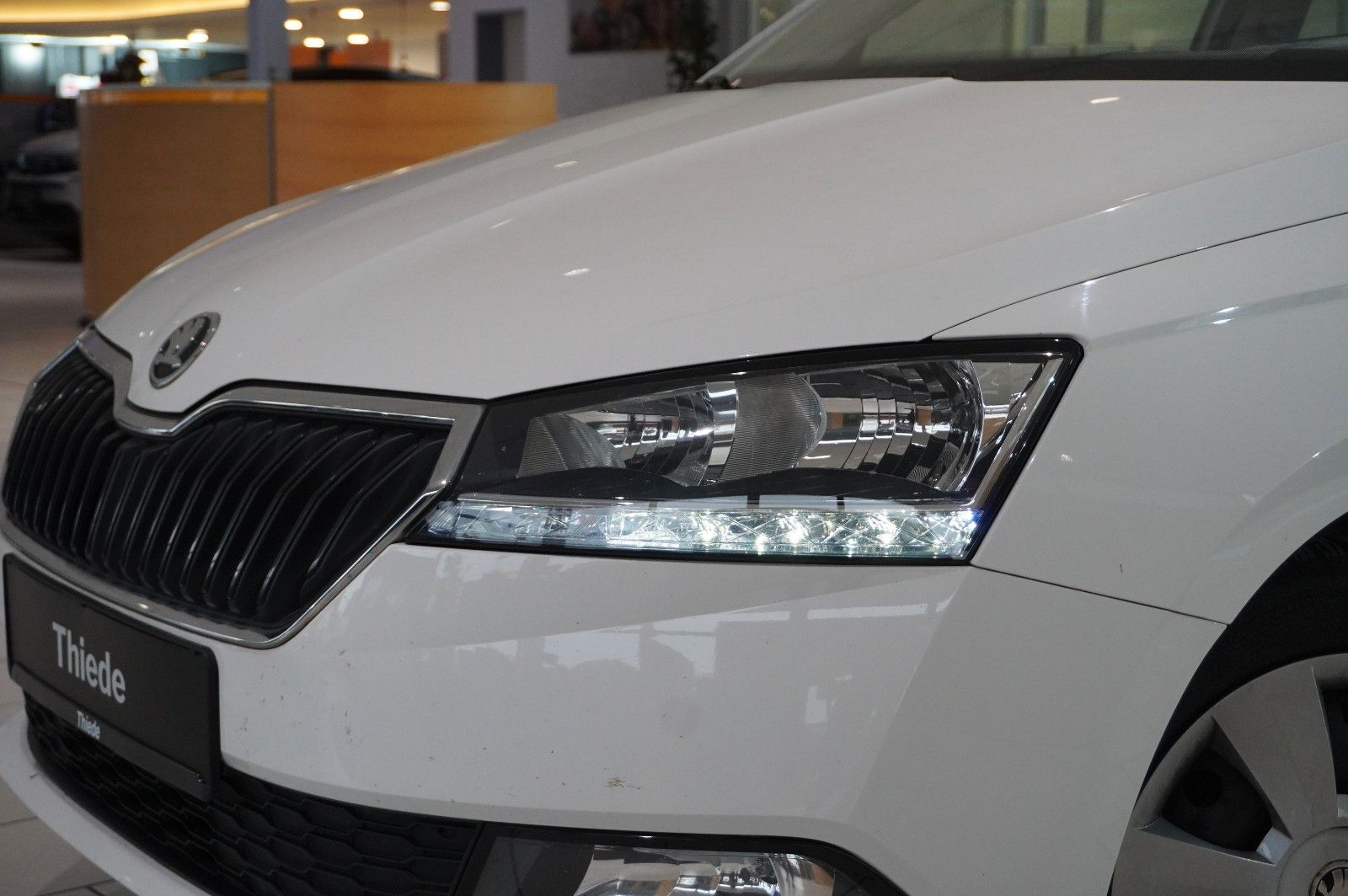 Fahrzeugabbildung SKODA Fabia 1.0 ACTIVE 5-TÜR LED/KLIMA/USB/NEBEL/BT