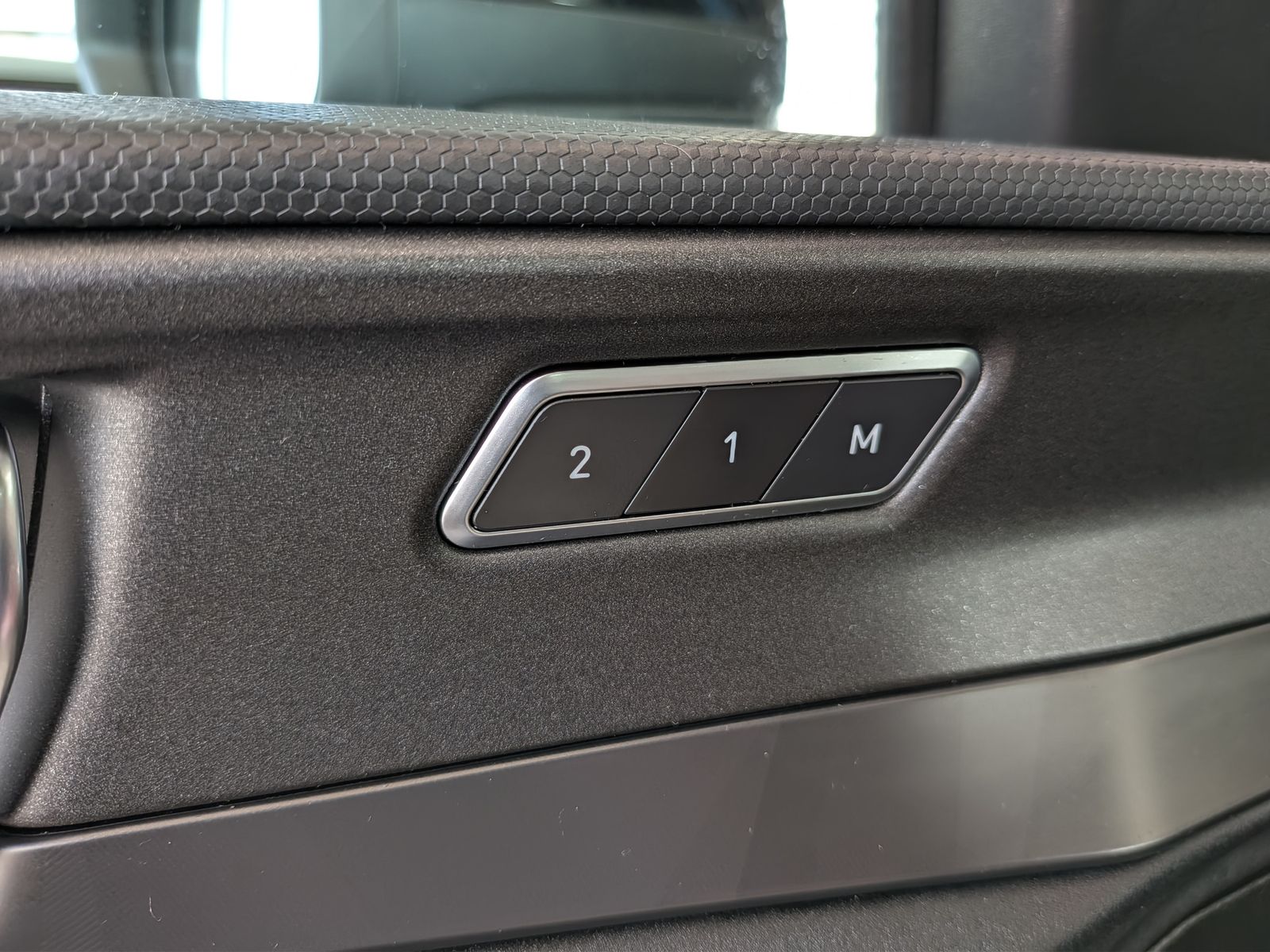 Vehicle image Lynk&Co 01 1.5 TGDI HEV Pano Infinity Camera ACC LED