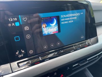 Volkswagen Golf Variant VIII 1.5 eTSI DSG LED-PLUS NAVI ACC