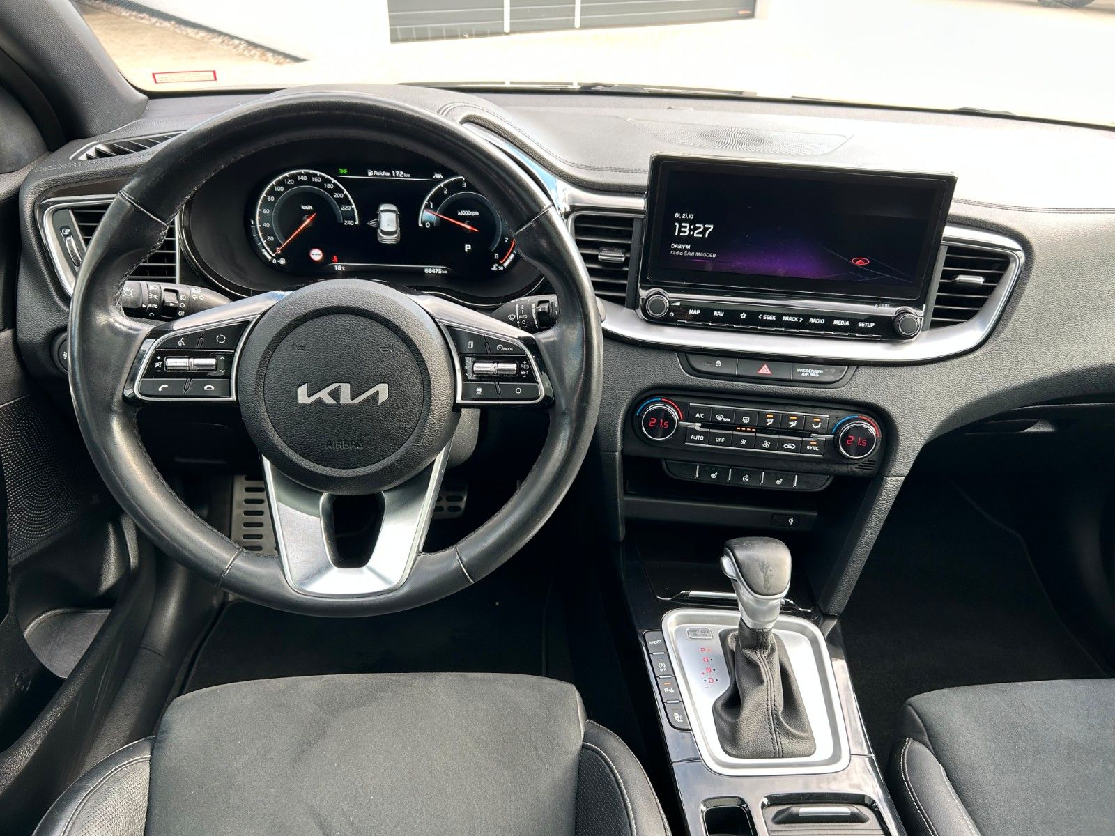 Fahrzeugabbildung Kia XCeed 1.6 T-GDI DCT Black Xdition XCL Glasdach