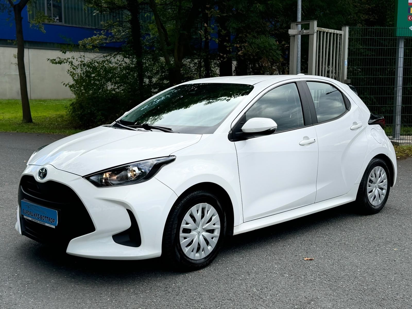Toyota Toyota Yaris Hybrid Business Edition