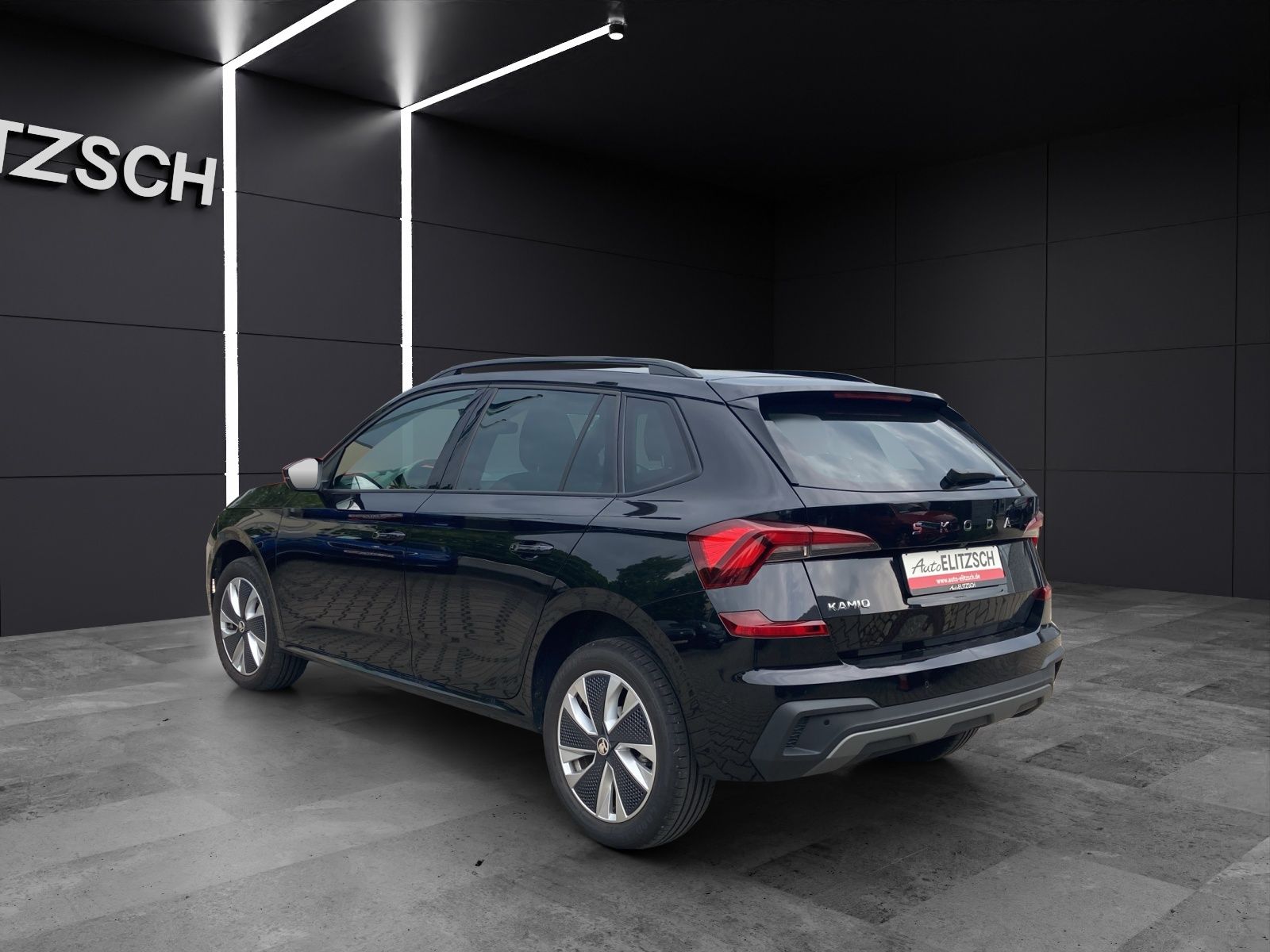 Fahrzeugabbildung SKODA Kamiq TSI Selection DSG Matrix Navi Pano AID ACC