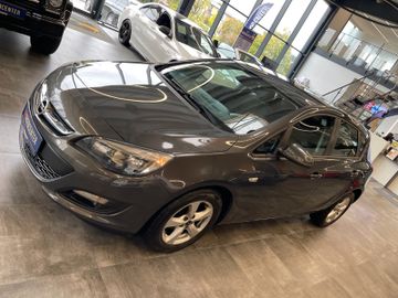 MYAUTOCENTER – Gebraucht- und Jahreswagen mit Werkstattservice in Pfaffenhofen Opel Astra J Lim. 5-trg. Selection *Klima*Navi*SHZ*