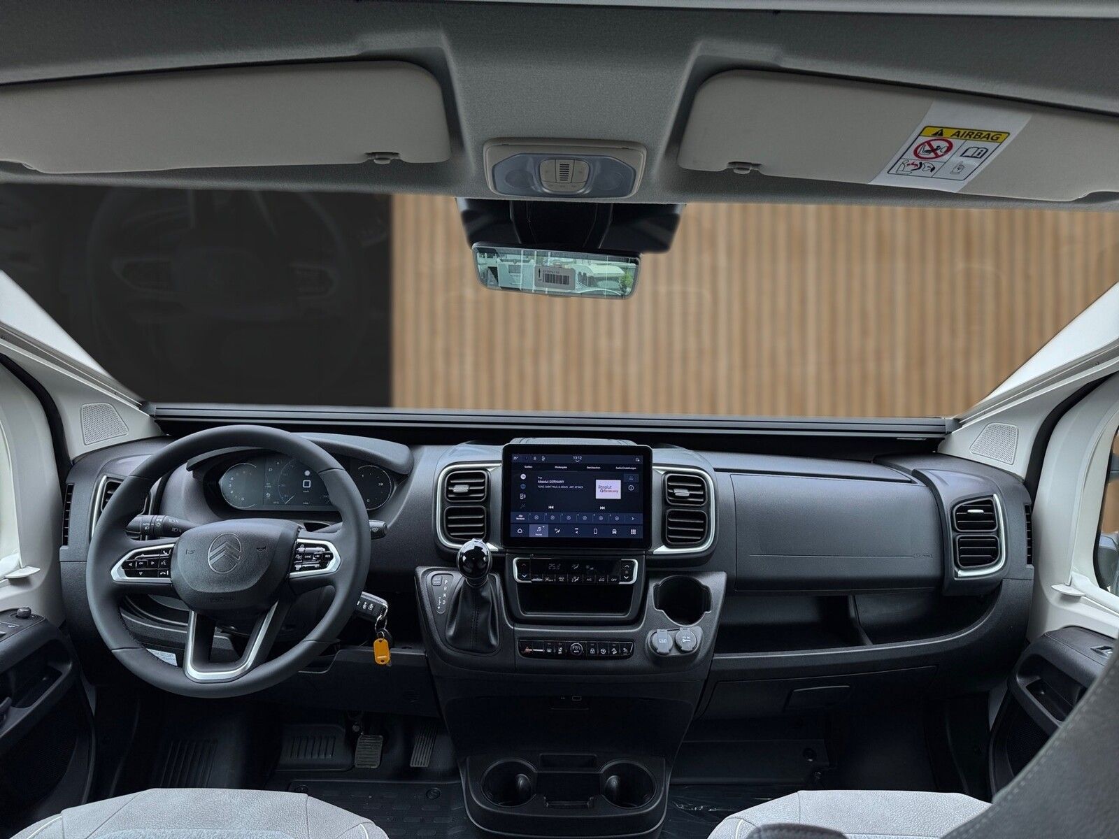 Fahrzeugabbildung Pössl Summit Shine 600 Citroen 140 PS Lithium,Solar