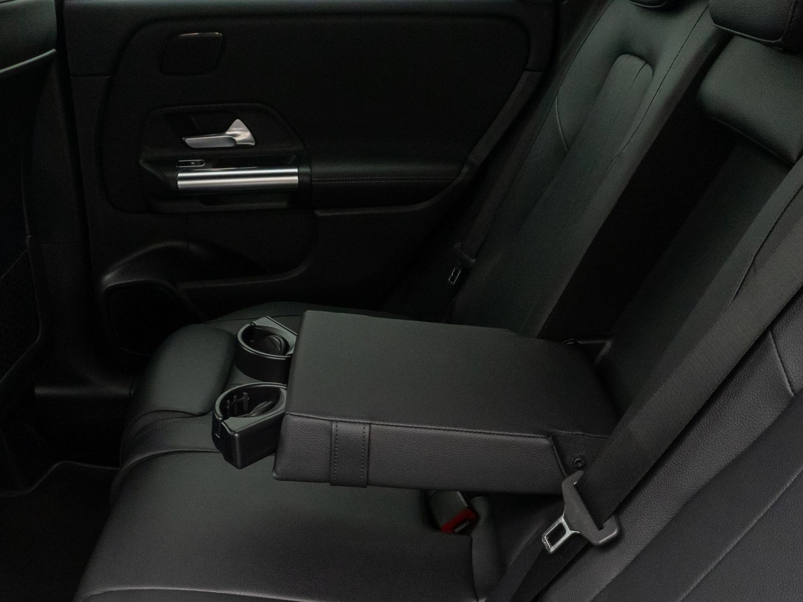 Fahrzeugabbildung Mercedes-Benz B 180 Kamera SoundSys LED Navi Tempomat Komfort