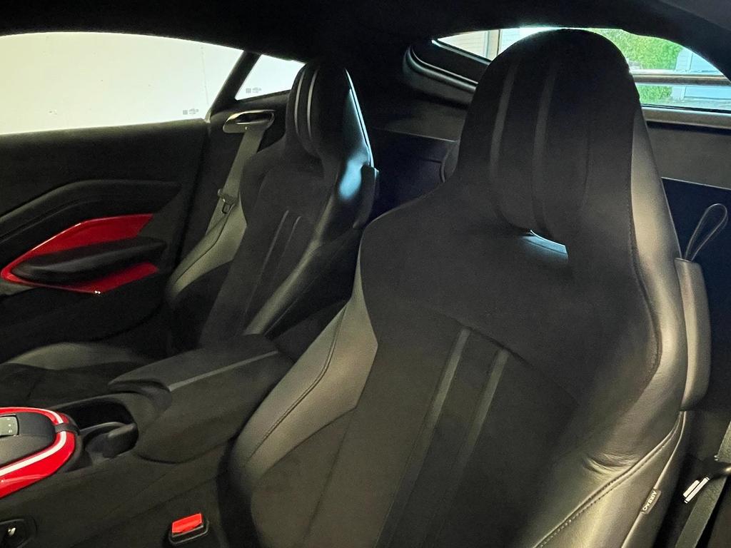 Aston Martin V8 Vantage