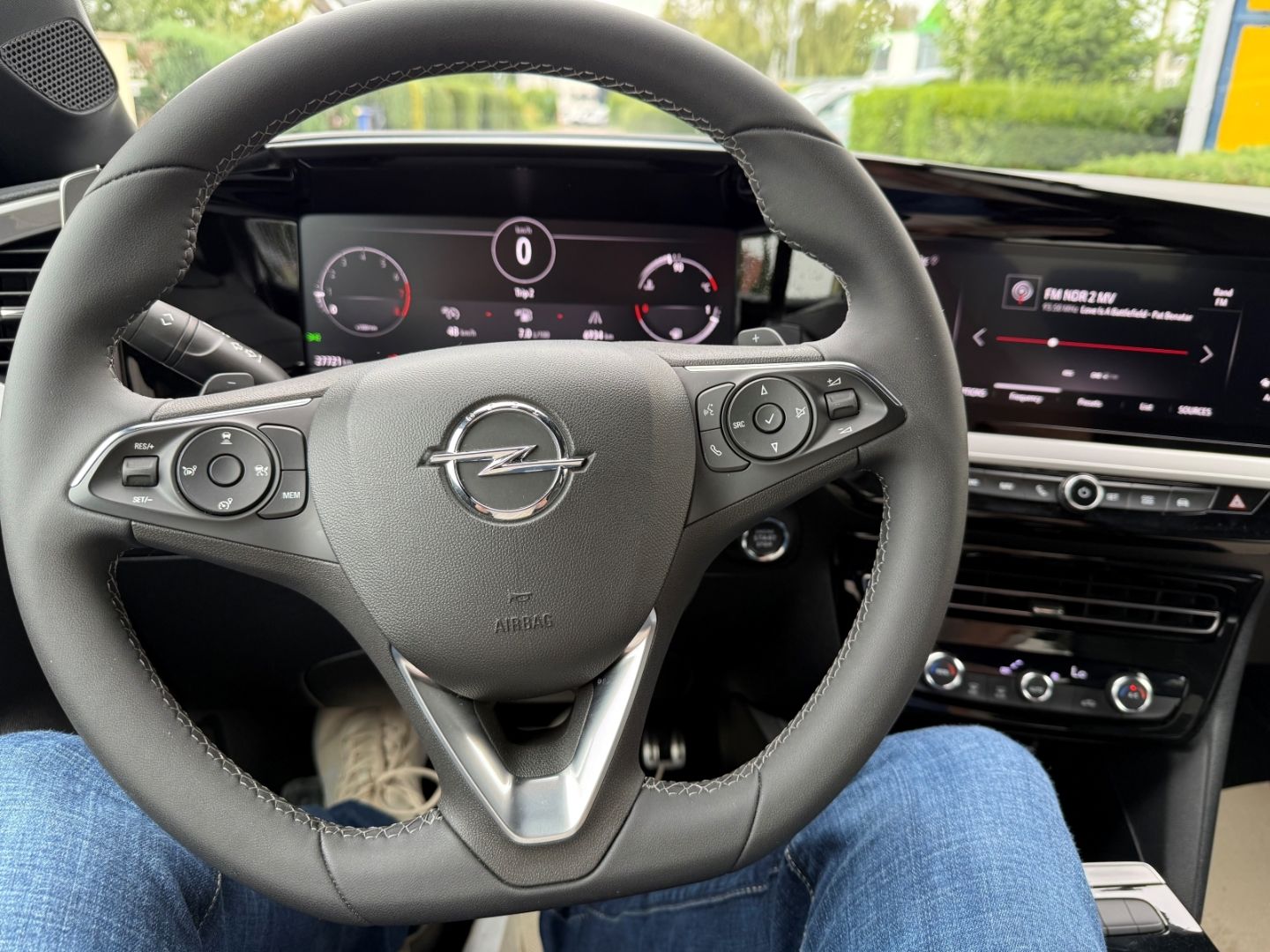 Fahrzeugabbildung Opel Mokka Ultimate 1.2 Turbo Leder+Kamera+Carplay