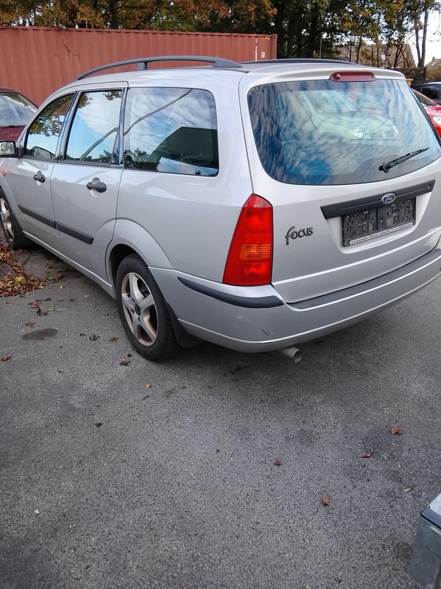 Ford Focus 2004 — photo 10