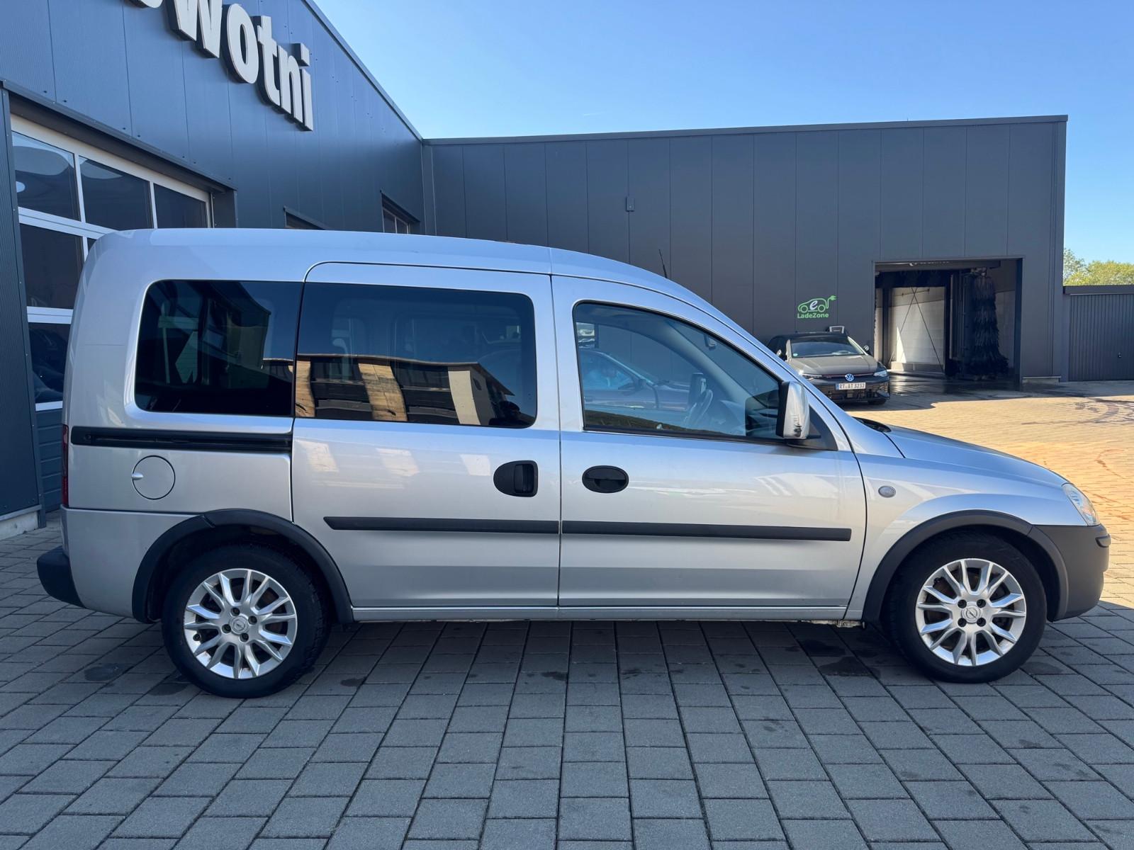 Opel Combo 2011 — photo 9