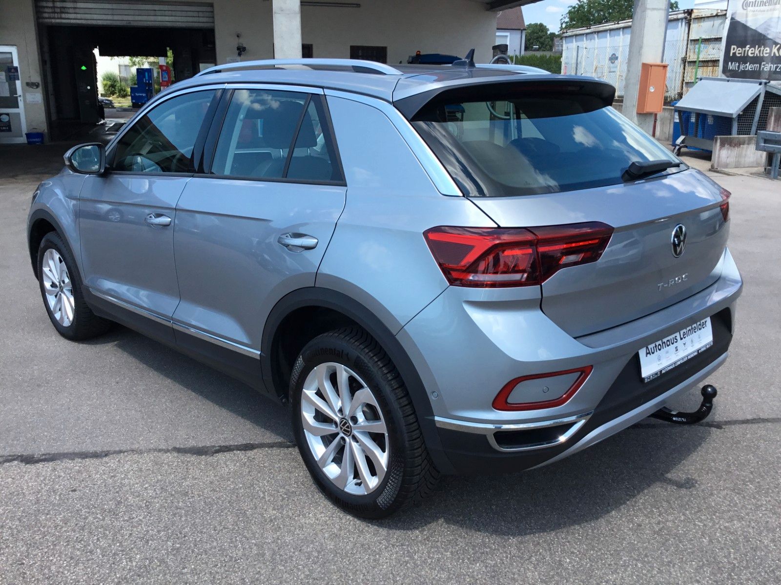 Fahrzeugabbildung Volkswagen T-Roc 1.5 TSI DSG Style+AHK+LED+ACC+17"+Kamera