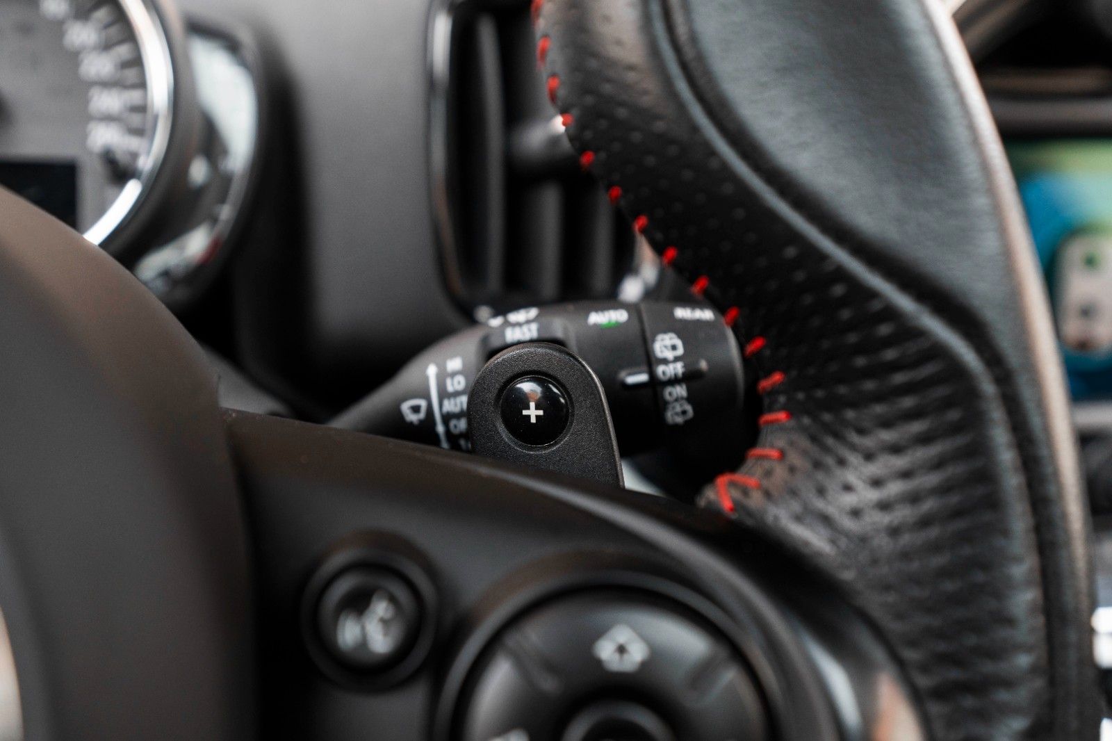 Fahrzeugabbildung MINI Cooper S Countryman ALL4 HUD H&K KAM LED PANO