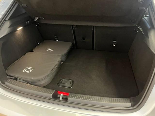 Mercedes-Benz A 250e AMG-Line Panorama Distronic Keyless Go