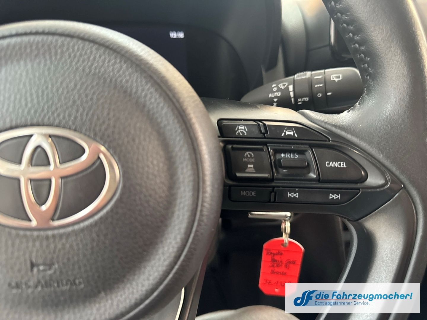 Fahrzeugabbildung Toyota Yaris Cross ACTIVE Hybrid DAB Spurhalteass. Fern
