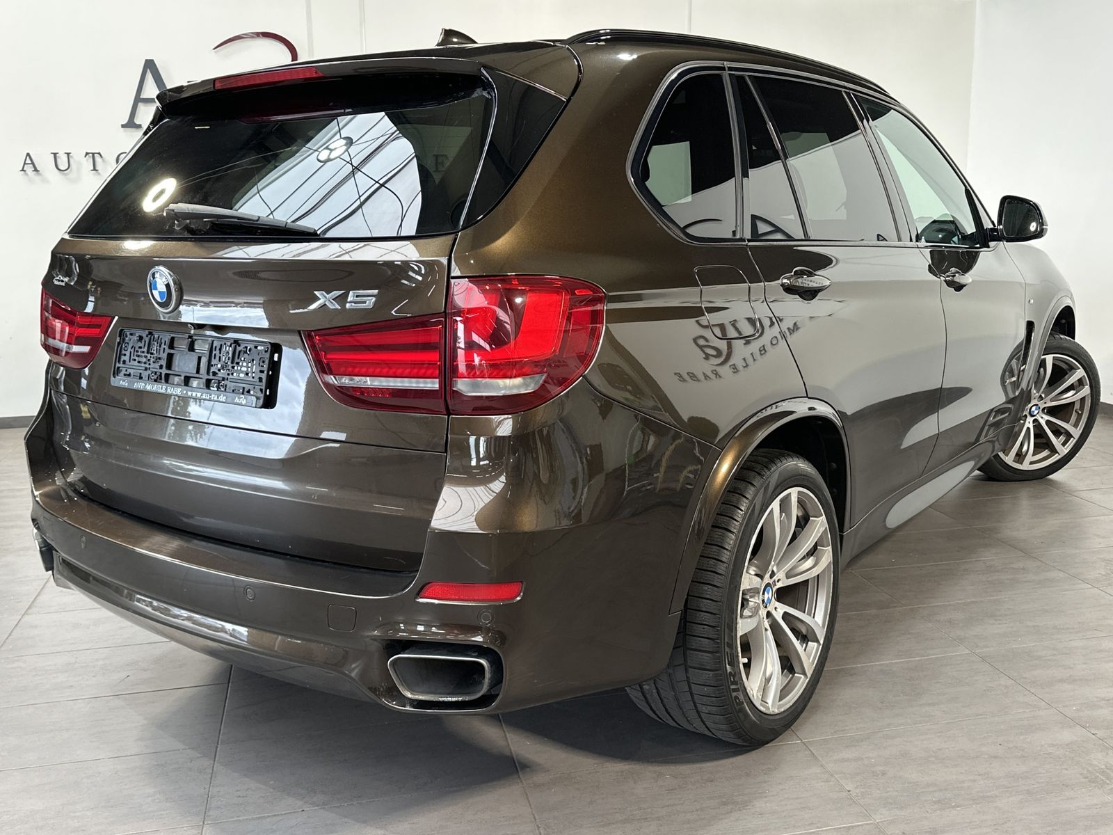 Fahrzeugabbildung BMW X5 xDrive30d M-Sport NAV+LED+PANO+KAM+HUD+H&K+PP
