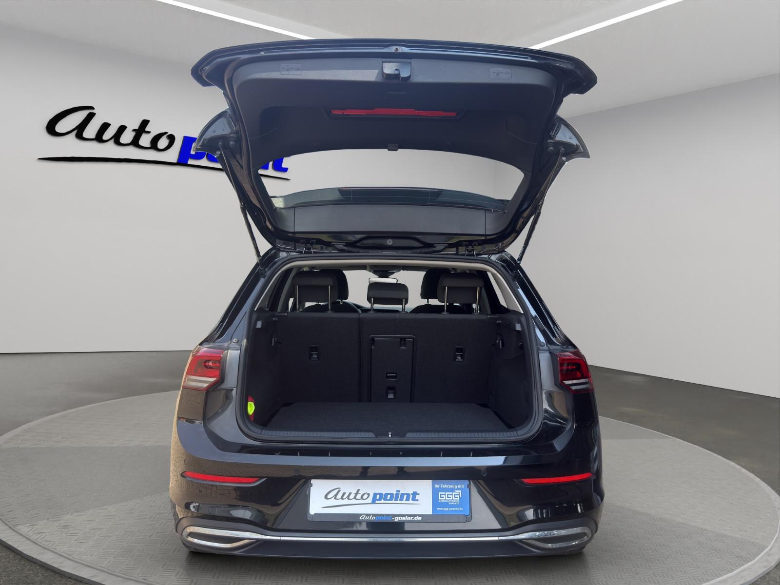 Volkswagen Golf VIII Lim. Style 1.5 eTSI NAVI APP AMBIENTE, миниатюра 26