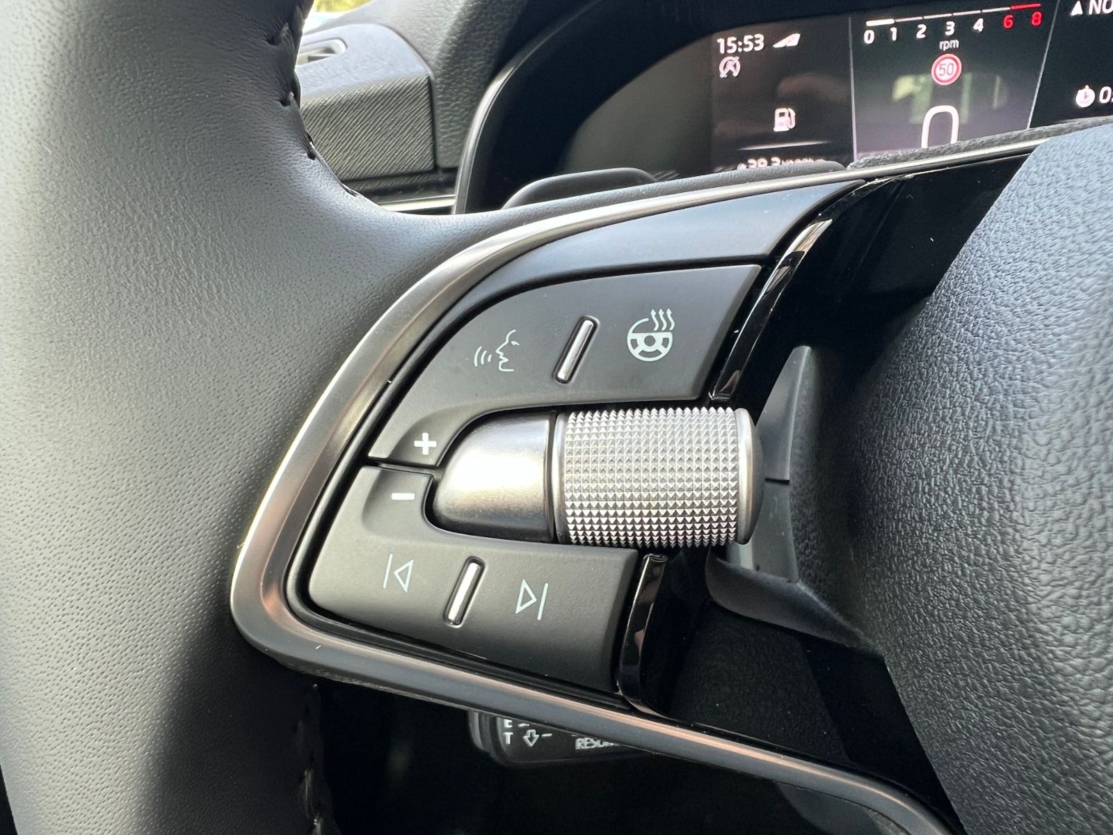 Fahrzeugabbildung SKODA Scala Selection 1.0 TSI DSG *AHK, LED, ACC, Kame